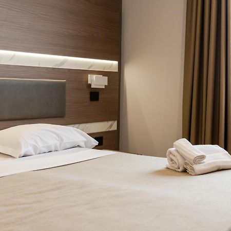 Building Hotel Teverola Екстер'єр фото