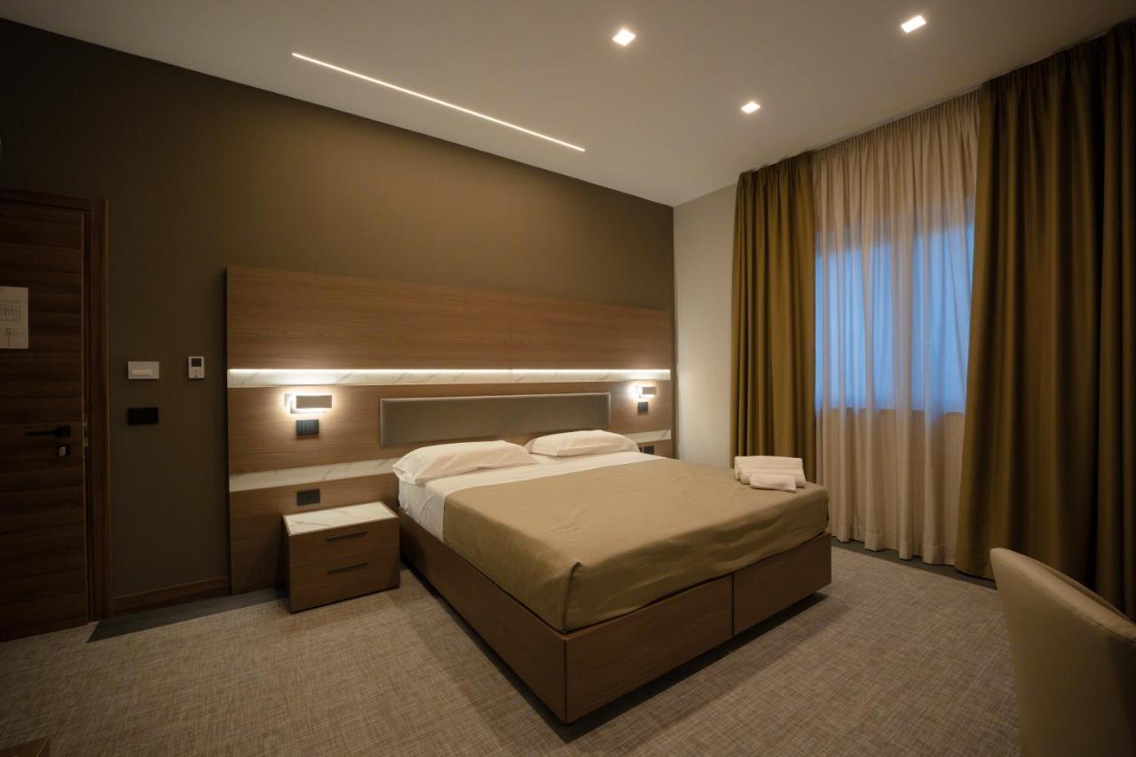 Building Hotel Teverola Екстер'єр фото