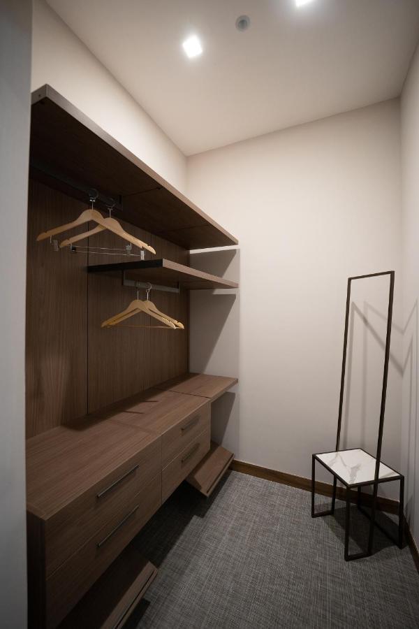 Building Hotel Teverola Екстер'єр фото