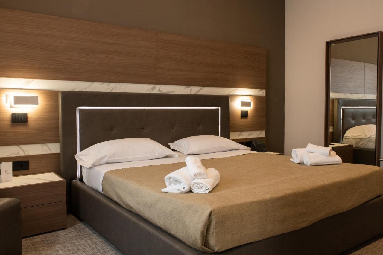 Building Hotel Teverola Екстер'єр фото