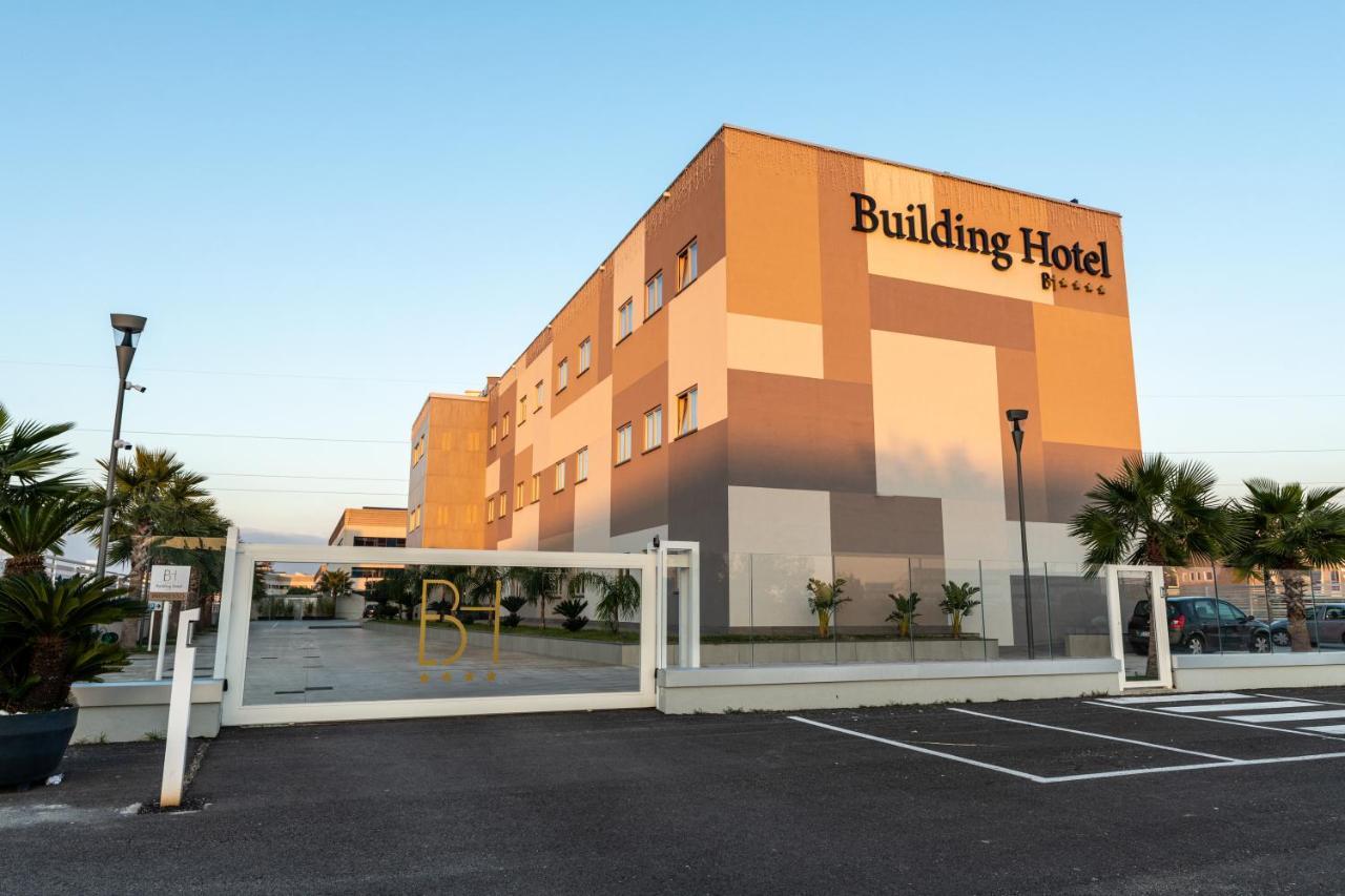 Building Hotel Teverola Екстер'єр фото