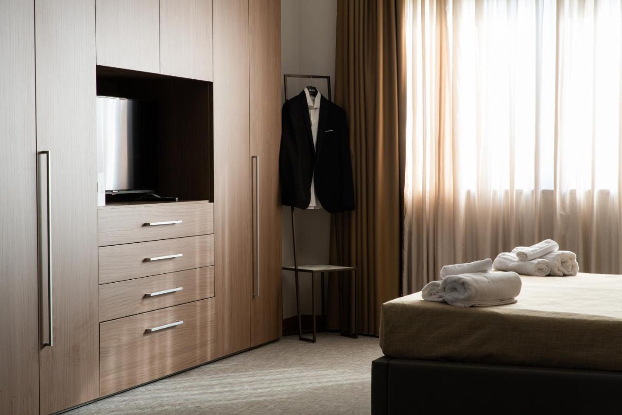 Building Hotel Teverola Екстер'єр фото
