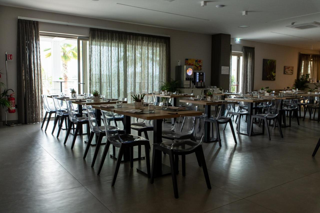 Building Hotel Teverola Екстер'єр фото